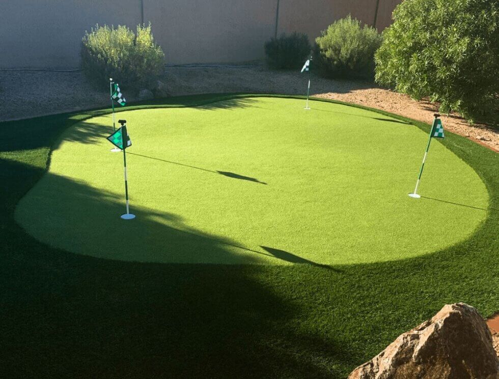 putting-greens-backyard-installation-980x745