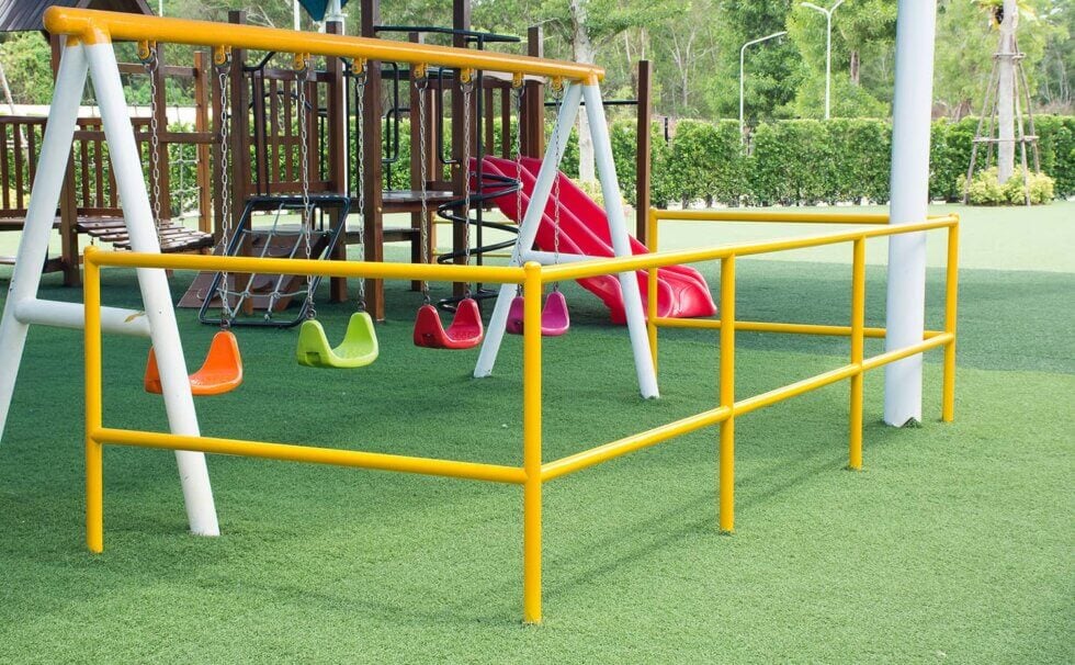 Artificial-Grass-for-Commercial-Playgrounds-980x606